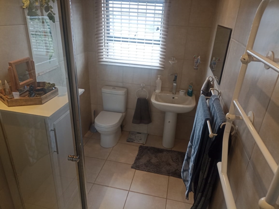 5 Bedroom Property for Sale in Heiderand Western Cape